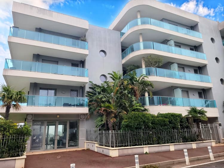 Double garage - bd Francis Meilland / Cap d'Antibes