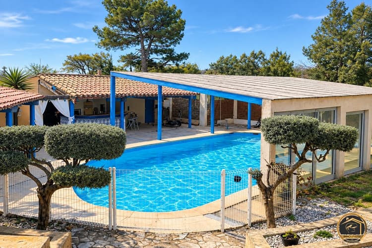 MAISON FAMILIALE AVEC GRAND TERRAIN - GINESTAS