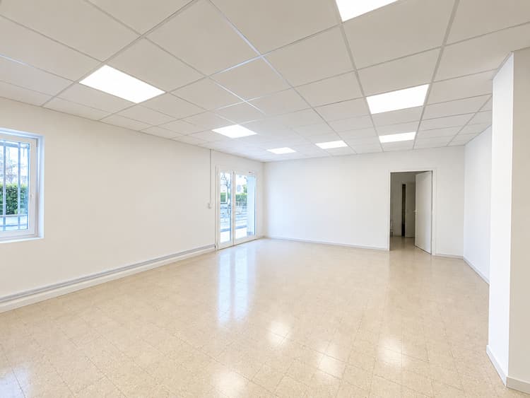 MAS-THIBERT - LOCAL PROFESSIONNEL DE 97 m² DE PLAIN-PIED