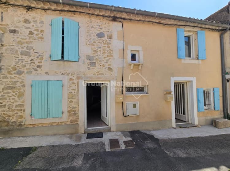2 maisons avec jardinet et garage à Jonquieres Saint Vincent