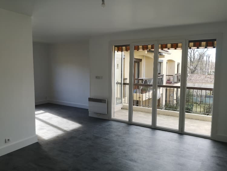 Appartement Saint Cyr Sur Mer 2 pièces avec balcon et parking