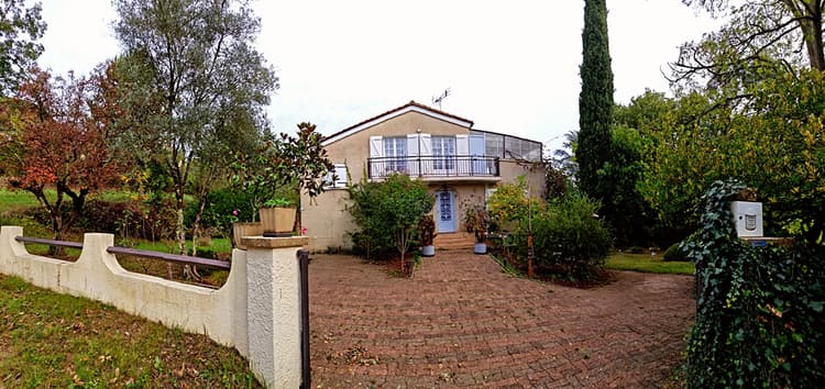 CODOM : Maison d'architecte ? 205 m² ? Terrain 1 300 m² 2 pas du centre ville.