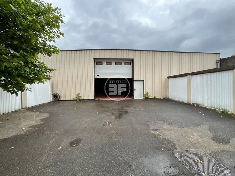 À LOUER ENTREPÔT / LOCAL DE STOCKAGE 300 m²