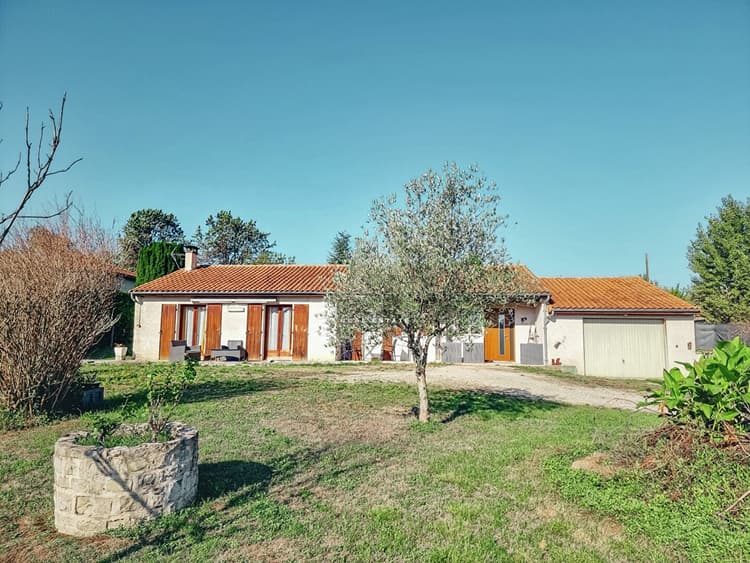 À VENDRE MAISON DE PLAIN-PIED SAINT AMANT DE BOIXE- 6 PIÈCES -121 M²