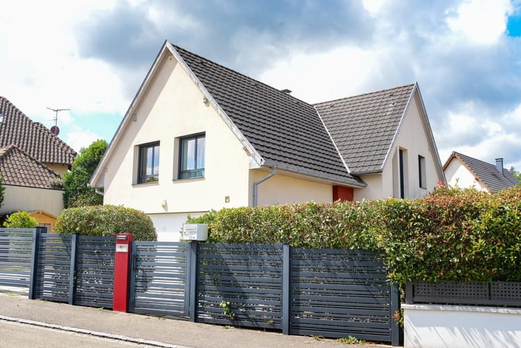 Maison familiale aux portes de la Suisse 7 pièces, 6 chambr
