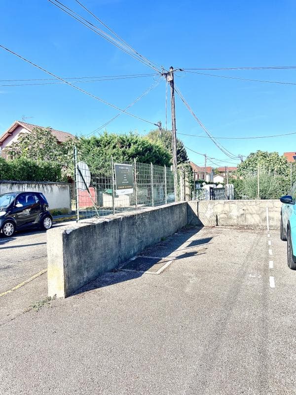 location garage Bourgoin jallieu centre