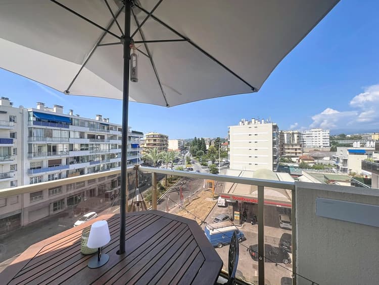 Cœur de ville – Lumineux 2 pièces avec terrasse d'angle de 20 m²