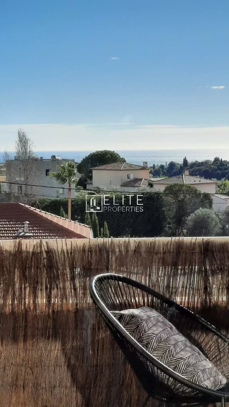 - SOUS OFFRE - Grand 2 / 3 pièces vue mer - Saint Antoine de Gin