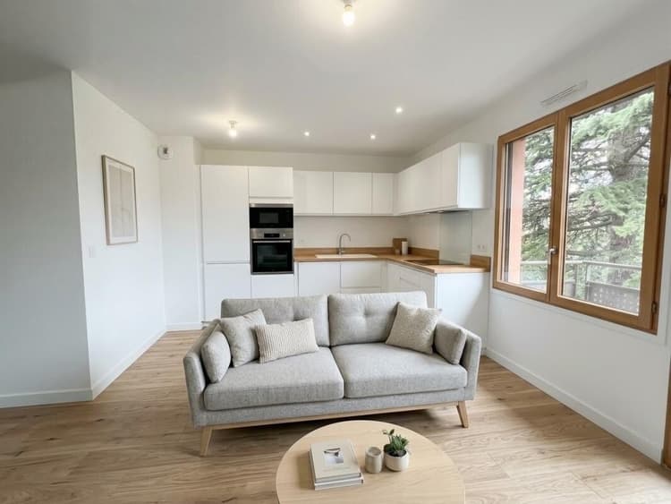 Appartement Saint Genis Laval 2 pièces 45 m2 + garage