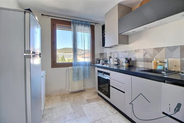 Appartement T4/5 avec balcon, Draguignan