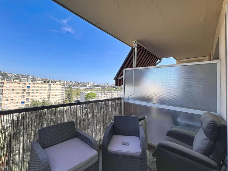 Saint-Laurent Pugets - 3P 60m² Dernier étage - 2 Balcons - Parking privé - À rénover