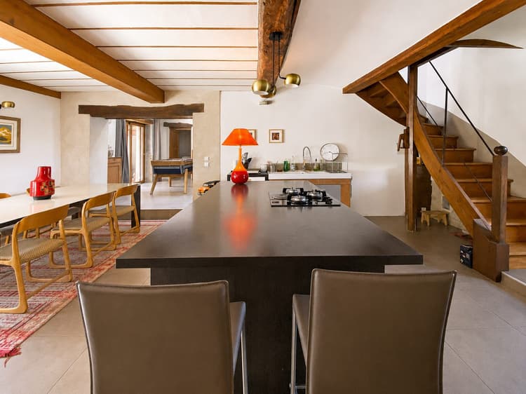Maison en pierre et pisé rénovée de 186 m² Centre de Sai