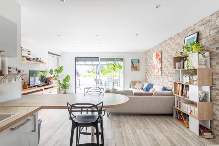 A VENDRE _ Très bel appartement de 68.87 m² avec jardin et terrasse , et garage proche mer à Carry-le-Rouet