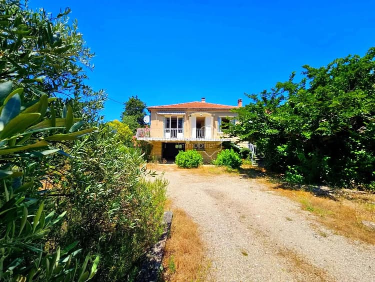PERNES-LES-FONTAINES - MAISON DE 100 M² SUR UN TERRAIN DE 1282 M