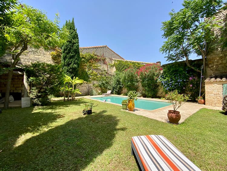 Maison Aimargues 7 pièce(s) 253 m2