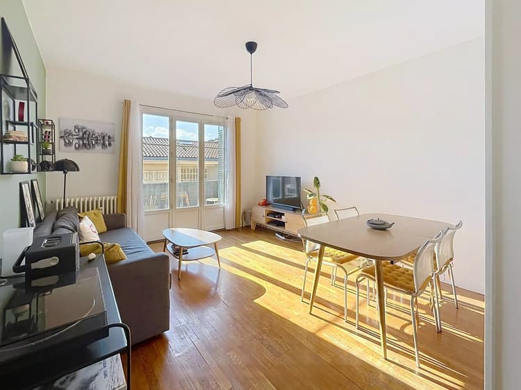 Lyon 6 - T3 en dernier étage avec 2 balcons et garage
