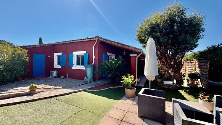 Maison 3 pièces 48.90 m2 carrez (69.8 m2 au sol ) à Roquebrune sur Argens
