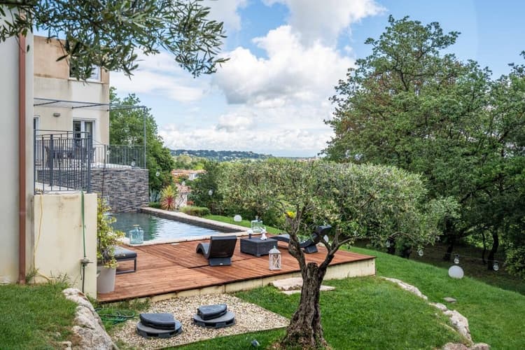 Propriété d'architecte de 2013 avec une vue imprenable