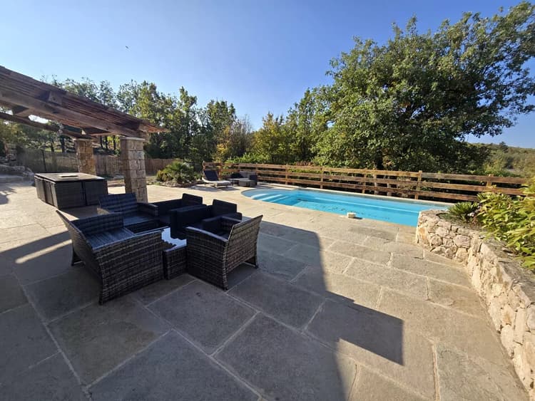 MAISON 6 PIÈCES – 160 m² + PISCINE – SAINT-VALLIER-DE-THIEY