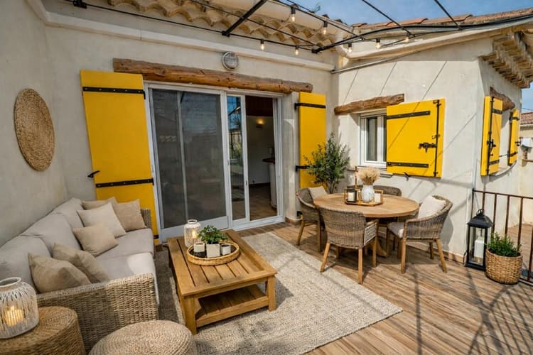 Maison de village prête à habiter avec garage, Piolenc