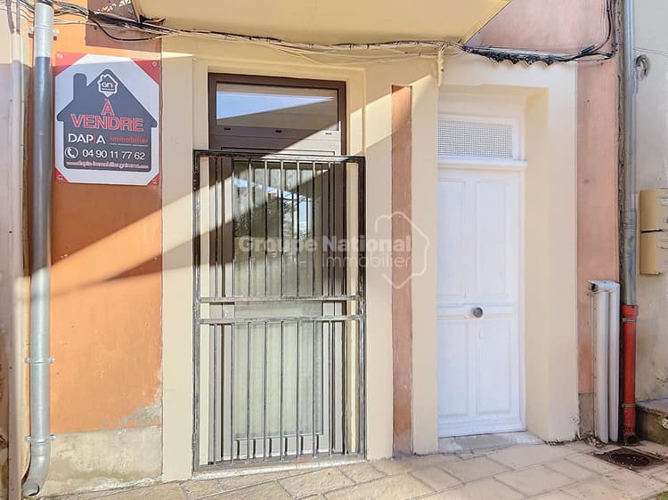 Local commercial Orange 14 m² + réserve 4.5 m² et cave voutée 21,50 m²