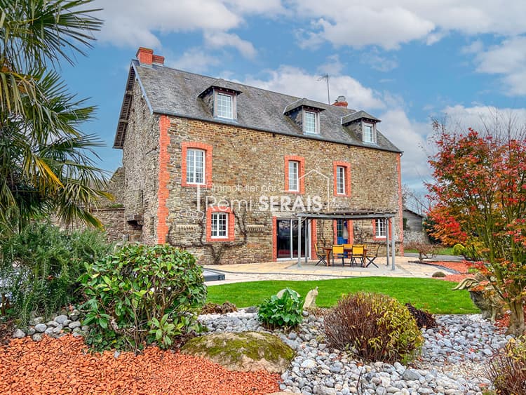 À vendre - Maison de caractère avec piscine et dépendance à Clécy, au…