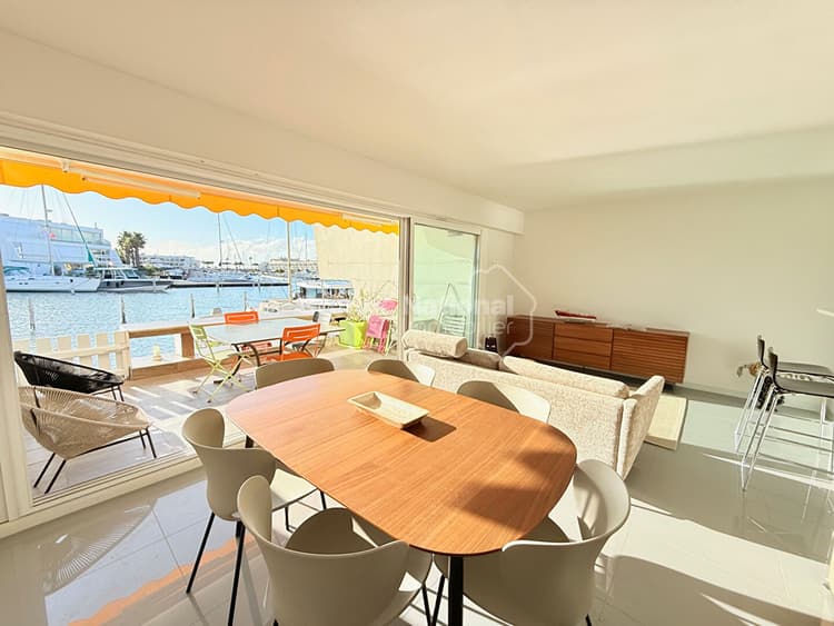 Marina P3 rez-de-chaussée accès direct quai et abri voiture
