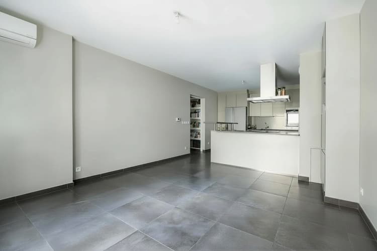 Appartement T6 avec terrase, jardin et garage