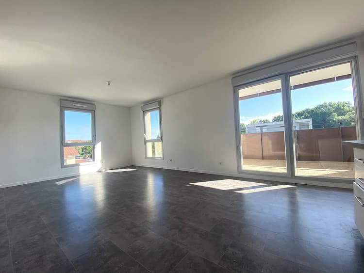 Appartement 78 m2 avec logiia et garage fermé