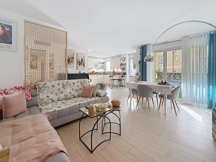 T4, terrasses, garage, lumineux, proche commodités.