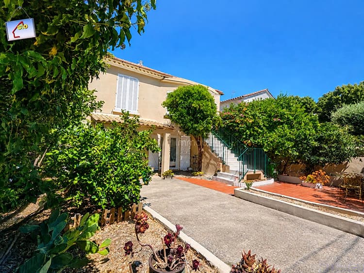 EXCLUSIVITE - LES 4 CHEMINS - VILLA T6 DE 128 M² environ - TERRAIN CLOS DE 330 M² - ANNEXE DE 11 M² -