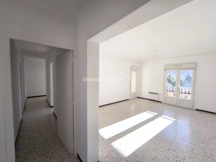 PERNES LES FONTAINES APPARTEMENT LUMINEUX