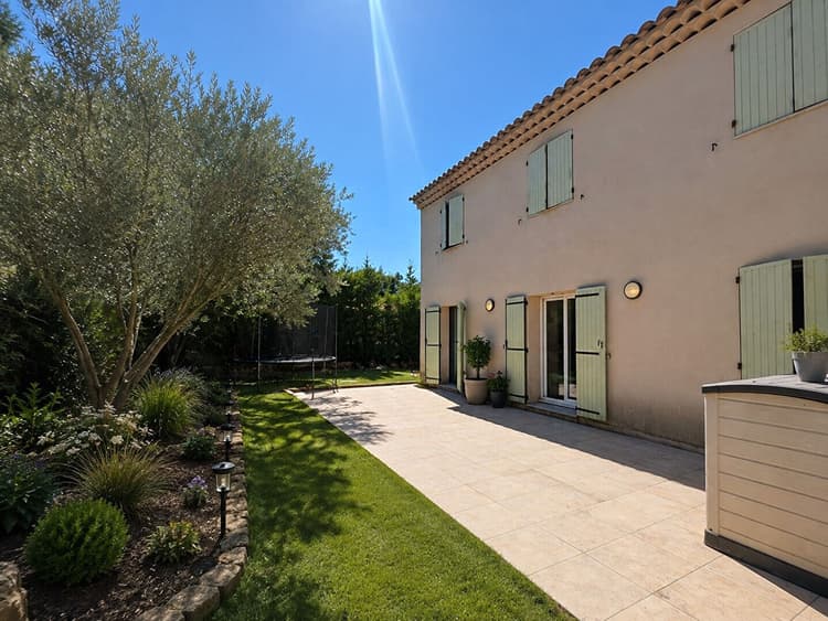 Maison individuelle de 115 m² avec garage Proche du village de Vinon-sur-Verdon