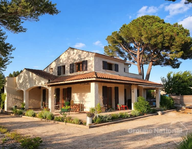 Maison 7 pièce(s) 163 m2 sur un terrain de 1461m2