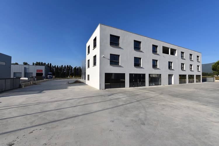BUREAU / LOCAL PROFESSIONNEL 90 M² 20290 LUCCIANA