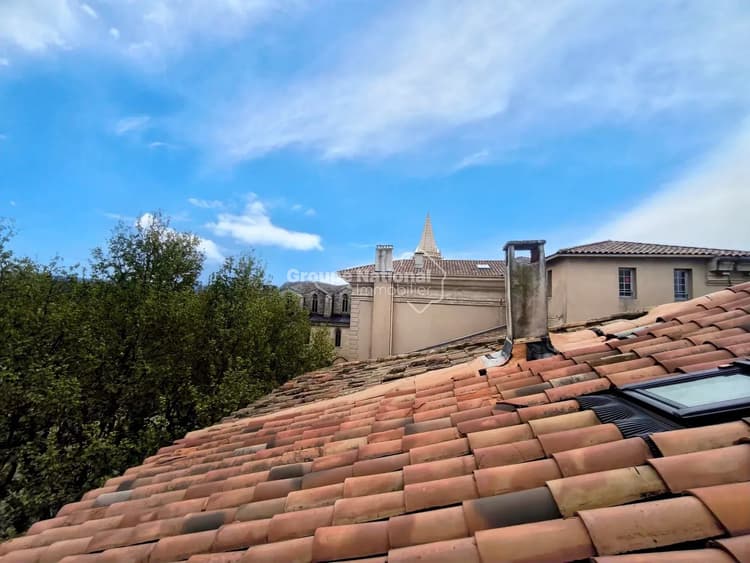 CARPENTRAS - APPARTEMENT EN DUPLEX T3 A RENOVER