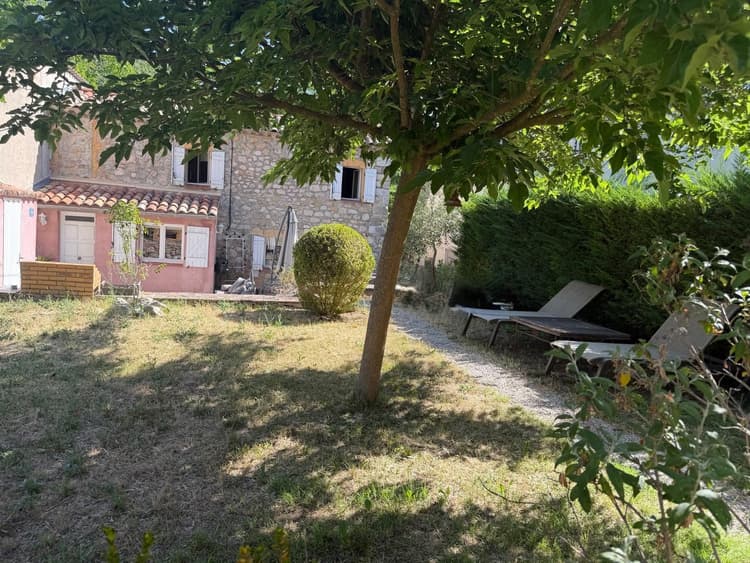 Jolie maison en Pierres
