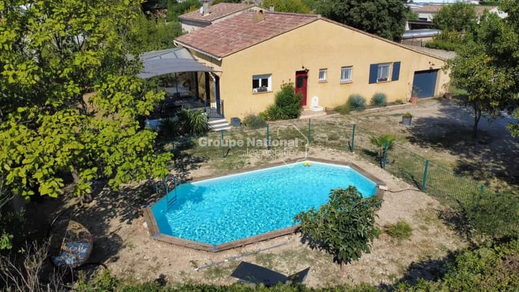 VILLA PLAIN PIED PERNES LES FONTAINES