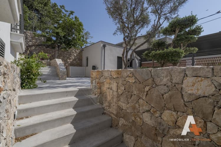 Marseille 7éme : Endoume-Malmousque, maison de ville avec ja