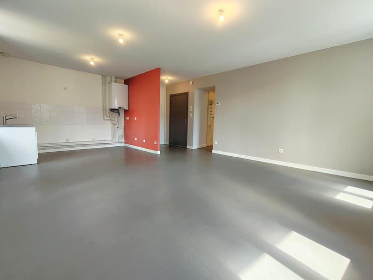 <span class='fw-semibold text-nowrap'>Appartement</span> - <span class='text-nowrap'>4 pièces</span> - <span class='text-nowrap'>79.57 m²</span> - <span class='text-nowrap'> <span class='fw-semibold'>743 €/mois CC</span></span> - <span class='text-nowrap'>À louer</span>