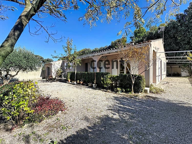 À vendre ! Villa plain-pied avec studio indépendant à Plan-d'Orgon.