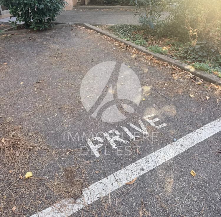 PARKING - MONPLAISIR - LYON 8e