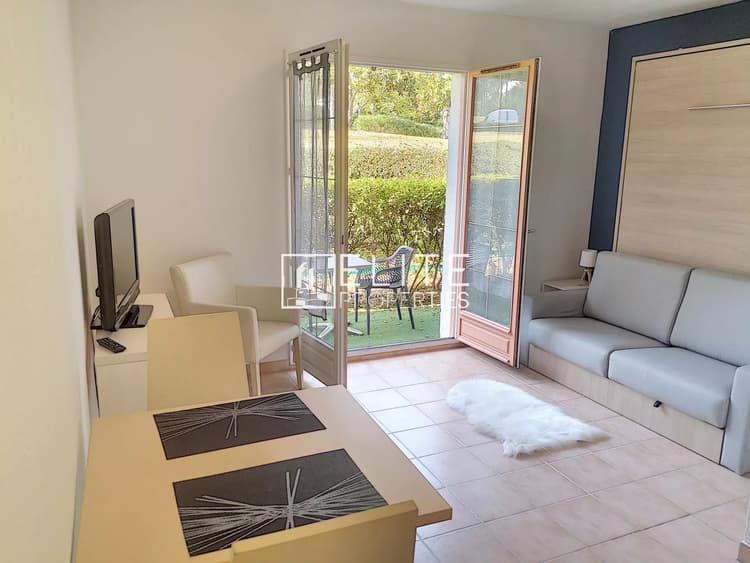 STUDIO 21m² + TERRASSE ET PARKING MOUANS-SARTOUX