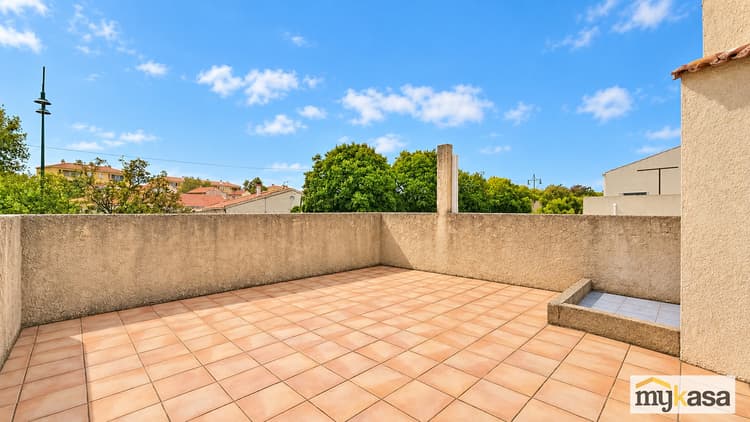 PORT-DE-BOUC - T3 DE 62 M² - TERRASSE 25 M² - BALCON - STATIONNEMENT
