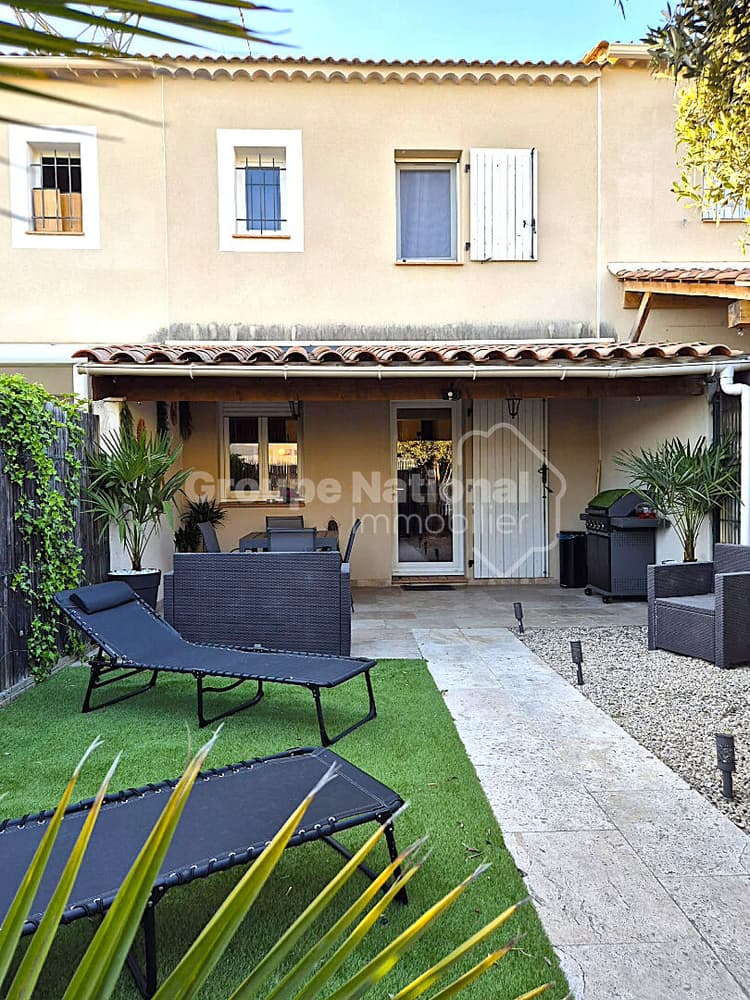 Maison Carpentras avec jardin et places de parking