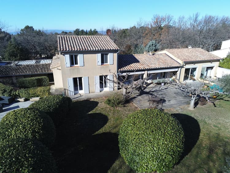 Lacoste, Luberon, villa sur 3325 m² de terrain clos