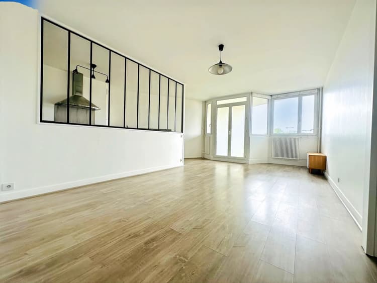 Appartement 3 pièces 67m² avec balcon et box