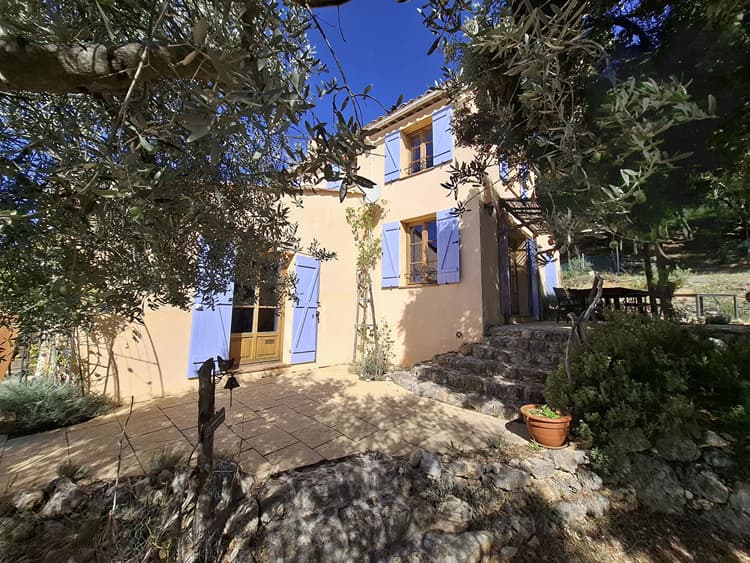 BAUDINARD-SUR-VERDON - Maison 3 chambres sur 2 730 m²