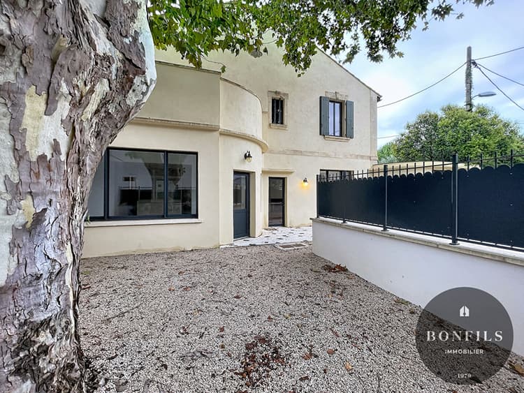 A LOUER AVIGNON première ceinture extra-muros (84000) : charmante maison 5 pièces vide - garage - place de parking - cour