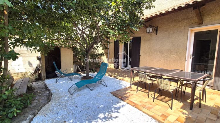 VEDENE - VILLA 95 M² HABITABLE AVEC TERRAIN ET GARAGE — Villa avec 3 chambres et garage